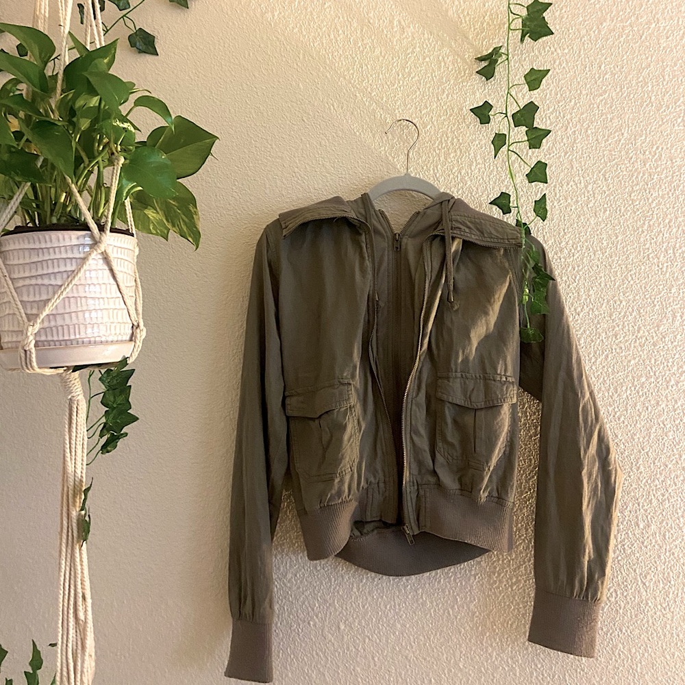 FULL TILT army green cropped jacket with hood